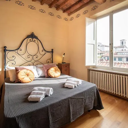 Apartment Augusto's Lucca